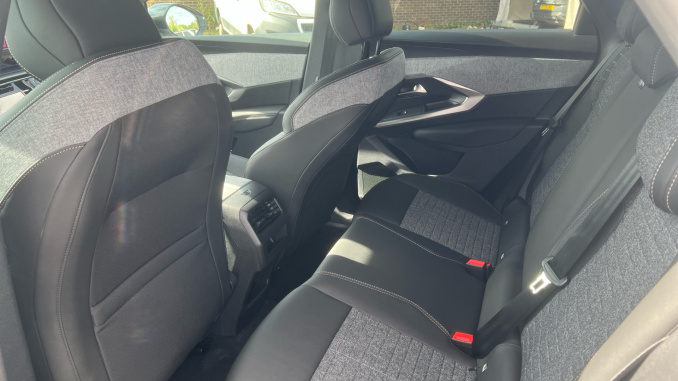 Peugeot 3008 157kW Allure 73kWh 5dr Auto Electric Estate - Image 16